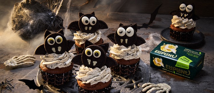 Zum Anbeißen – Vegane Fledermaus-Muffins / Pünktlich zu Halloween bringt Eleplant das passende Rezept