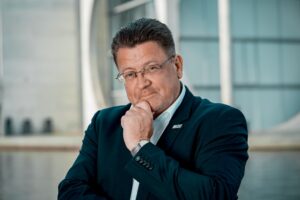 Stephan Brandner: Übergriffiger autoritärer Staat rastet aus!